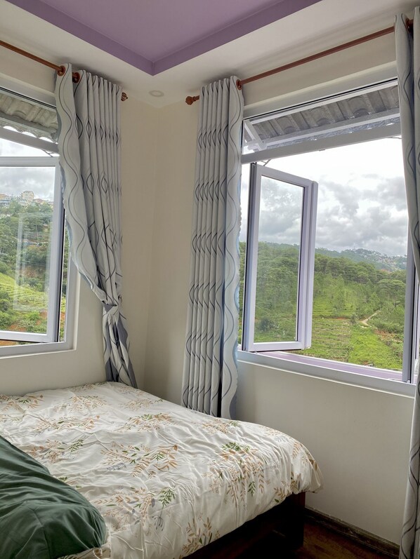 4 bedrooms, WiFi, bed sheets