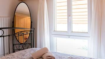 3 chambres, fer et planche Ă  repasser, Wi-Fi, draps fournis