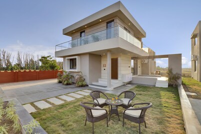 Luxurious 4 BHK Villa surronded by Greenary
Entire Villa with Kitchen