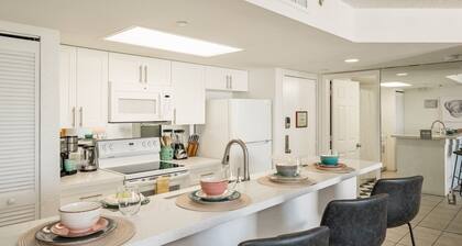 **THE OSPREY'S NEST** Condo & Pool + Last Key White Glove Service...