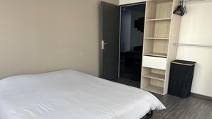 3 Schlafzimmer, Bügeleisen/Bügelbrett, WLAN, Bettwäsche