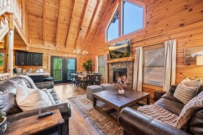 Smart-TV, Kamin, Bücher