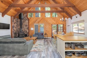 Interior - Moonlit Pines-Cute & Cozy (Camp Connell)