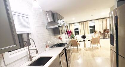 Luxury New-built - Beautiful 3 bedrooms+2 bathrooms Montclair Home
