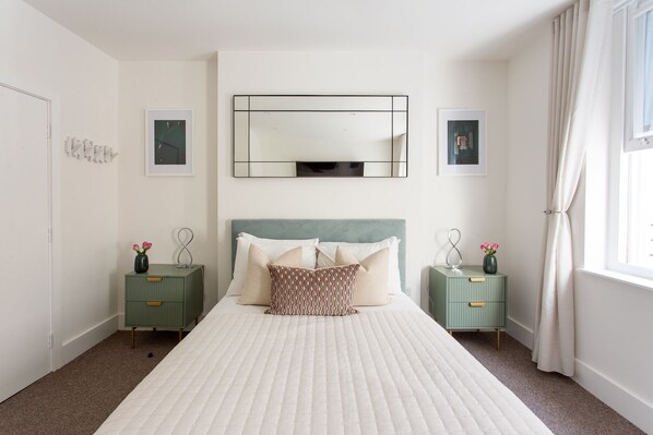 2 bedrooms, desk, iron/ironing board, travel cot