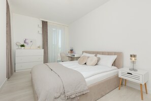 Apartment, 1 Bedroom, Balcony | 1 bedroom, desk, bed sheets - Zabłocie Apartments Cracow by Renters (Kraków)