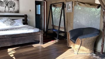 Double Room | 1 bedroom, desk, bed sheets