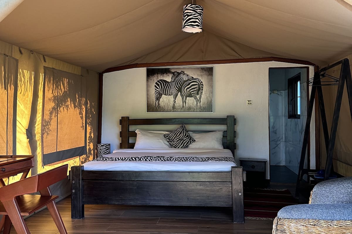 Double Room | 1 bedroom, desk, bed sheets