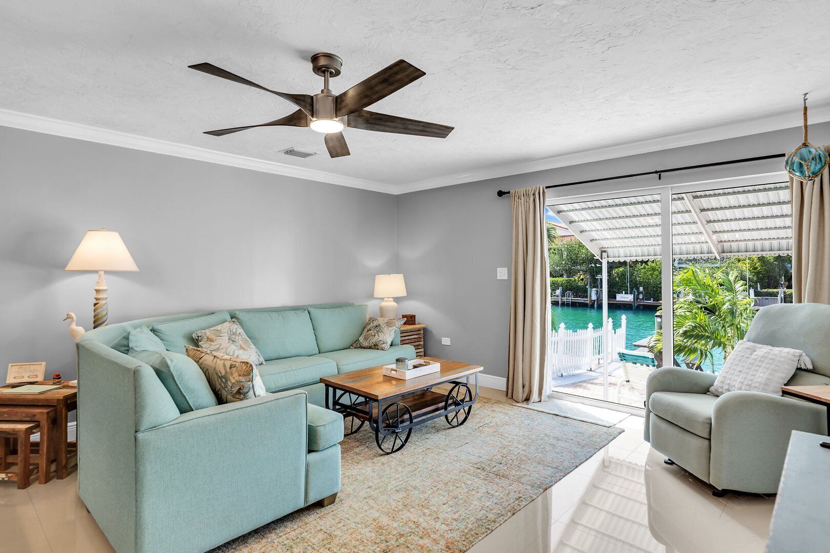 Seeking Paradise in the Keys? Dock for 35’ boat and pool & beach access included