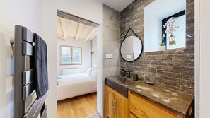 4 Schlafzimmer, Bügeleisen/Bügelbrett, Reisekinderbett, kostenloses WLAN