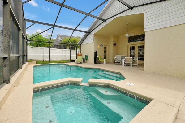 Outdoor pool - Affordable 5BR Disney Villa with Pool, Spa & Game Room - Indian Creek Community (Kissimmee)