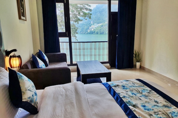 Family Tek Büyük Yataklı Oda, 1 Yatak Odası, Sigara İçilmez, Göl Manzaralı | Ütü/ütü masası, ücretsiz kablosuz İnternet, çarşaf takımı