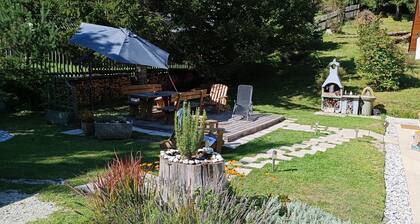 Apartma čebela with Julian Alps view in the heart of nature.