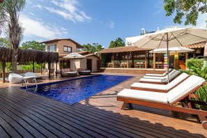 Kolam renang terbuka