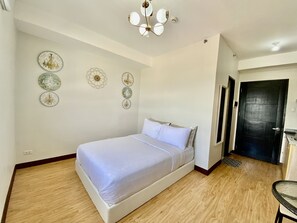 1 bedroom, WiFi, bed sheets - Red Staycation @ MesaVerte Residences  (Cagayan de Oro)