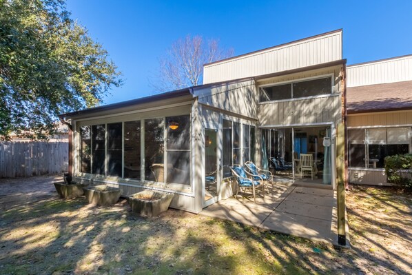 Front of property - Spacious 3BR Pensacola Townhouse (Pensacola)