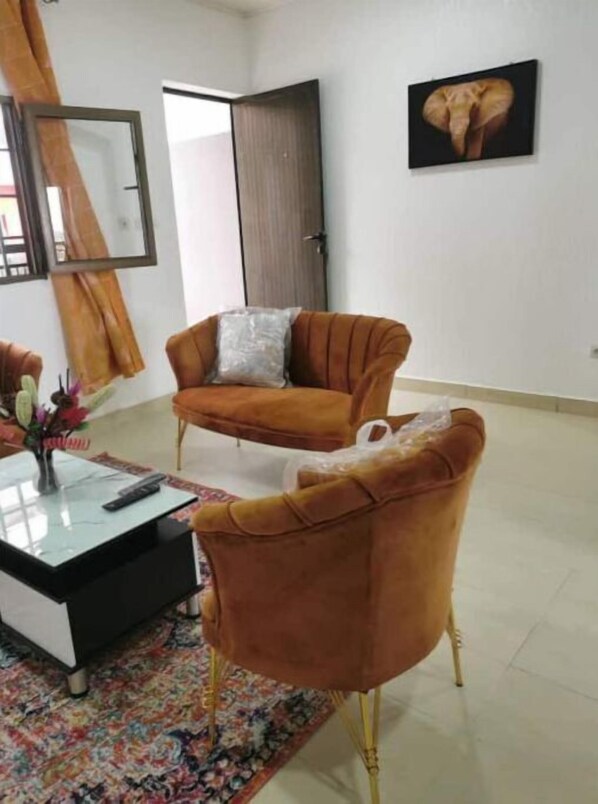 Living area - Appartement 2 Pièces Stylés (Abidjan)