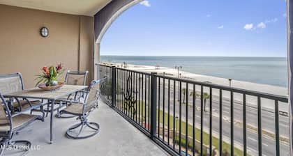 5th-Floor Gulf Front Condo with Security, Views, and High-End Amenities Await!