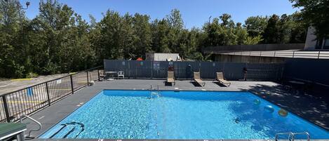 Außenpool (je nach Saison geöffnet)