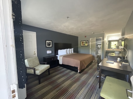 Deluxe Room | Premium bedding, pillowtop beds, desk, free WiFi