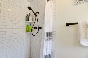 House (3 Bedrooms) | Bathroom | Shower