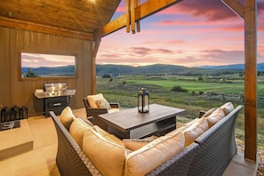 House (4 Bedrooms) | Interior - Colorado Home w/ Hot Tub! Close to Ski Resorts (Granby)