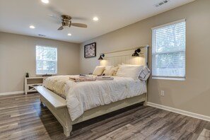 3 Schlafzimmer, laptopgeeigneter Arbeitsplatz, Bügeleisen/Bügelbrett