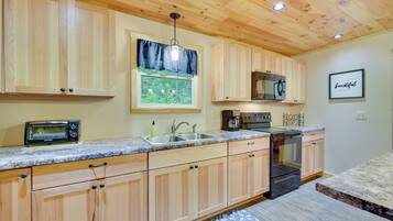 House (1 Bedroom) | Interior