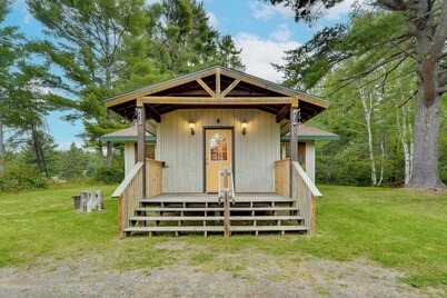 Cozy Cable Cabin Rental - Pet Friendly!