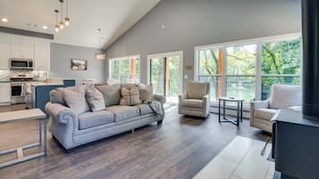 Casa (2 Bedrooms) | Interior