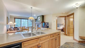 Apartment (1 Bedroom) | Interior