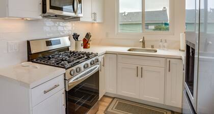Ocean-view Oasis: Steps to Dana Point Beaches!