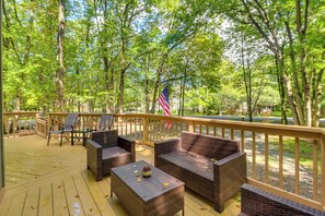 House (3 Bedrooms) | Interior - Deck, Fire Pit & Pool Access: Pennsylvania Home! (Albrightsville)