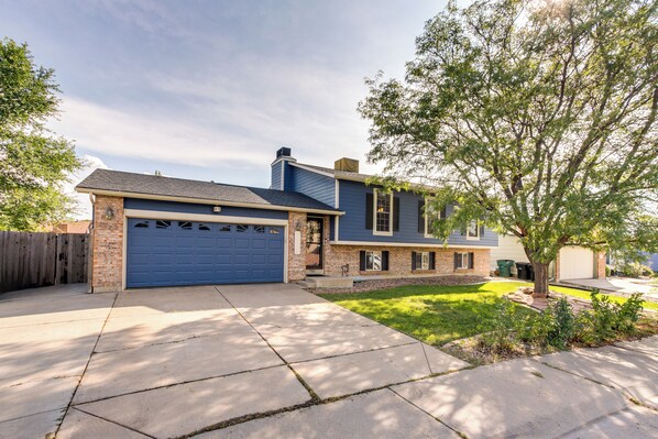 House (4 Bedrooms) | Front of property
