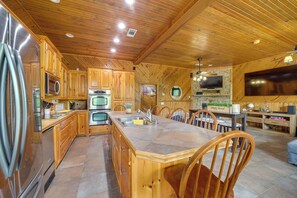 Talo (4 Bedrooms) | Sisätilat