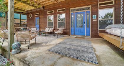 Lake Eufaula Cabin w/ Hot Tub & Large Deck