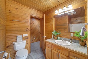 Talo (4 Bedrooms) | Sisätilat