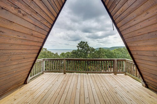 Lake Eufaula Cabin w/ Hot Tub & Large Deck