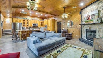 House (4 Bedrooms) | Front of property