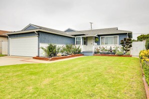 House (2 Bedrooms) | Interior - Lovely Compton Vacation Rental w/ Patio & Grills! (Compton)