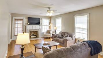 House (2 Bedrooms) | Front of property