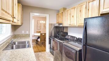 House (2 Bedrooms) | Interior