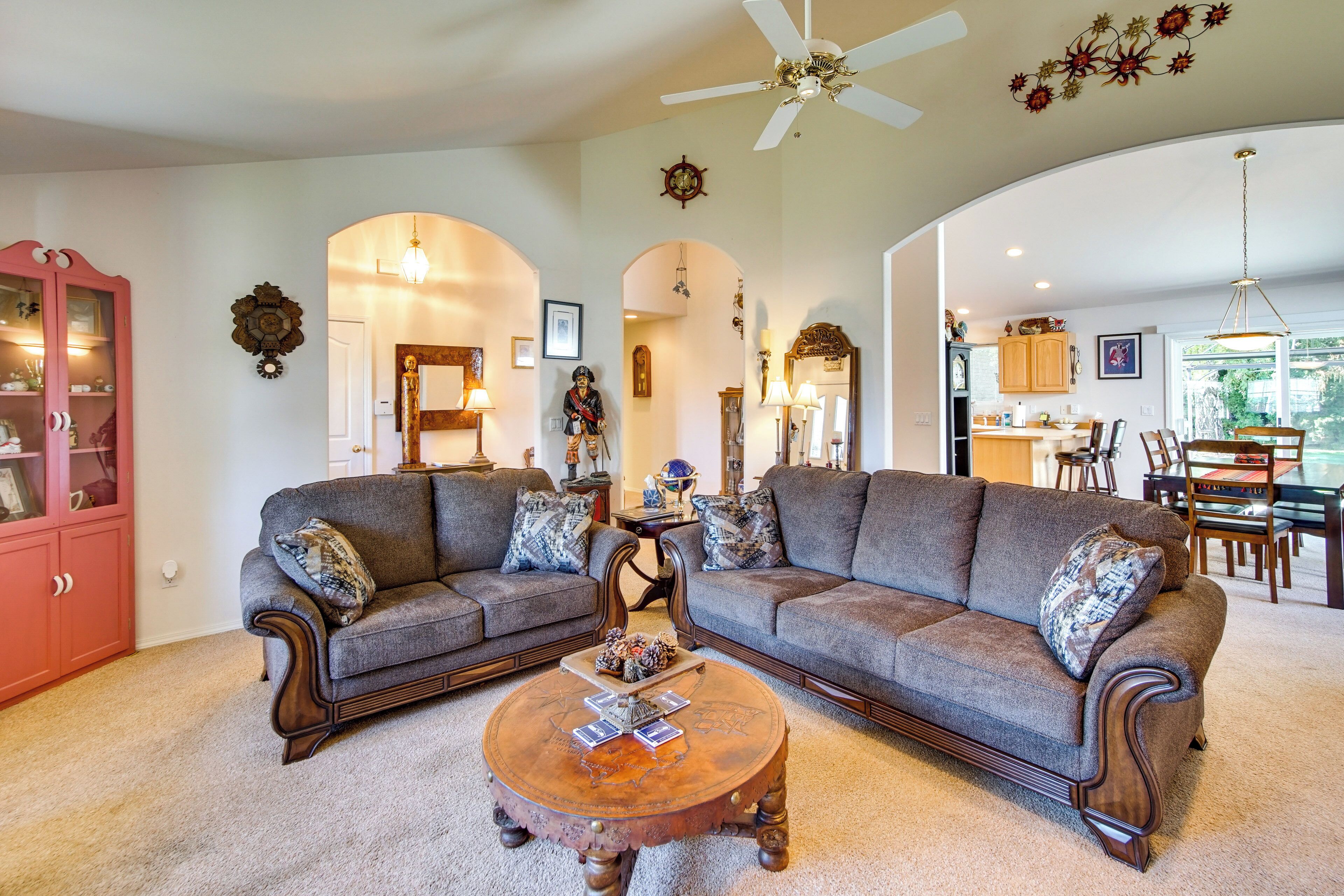 House (3 Bedrooms) | Interior