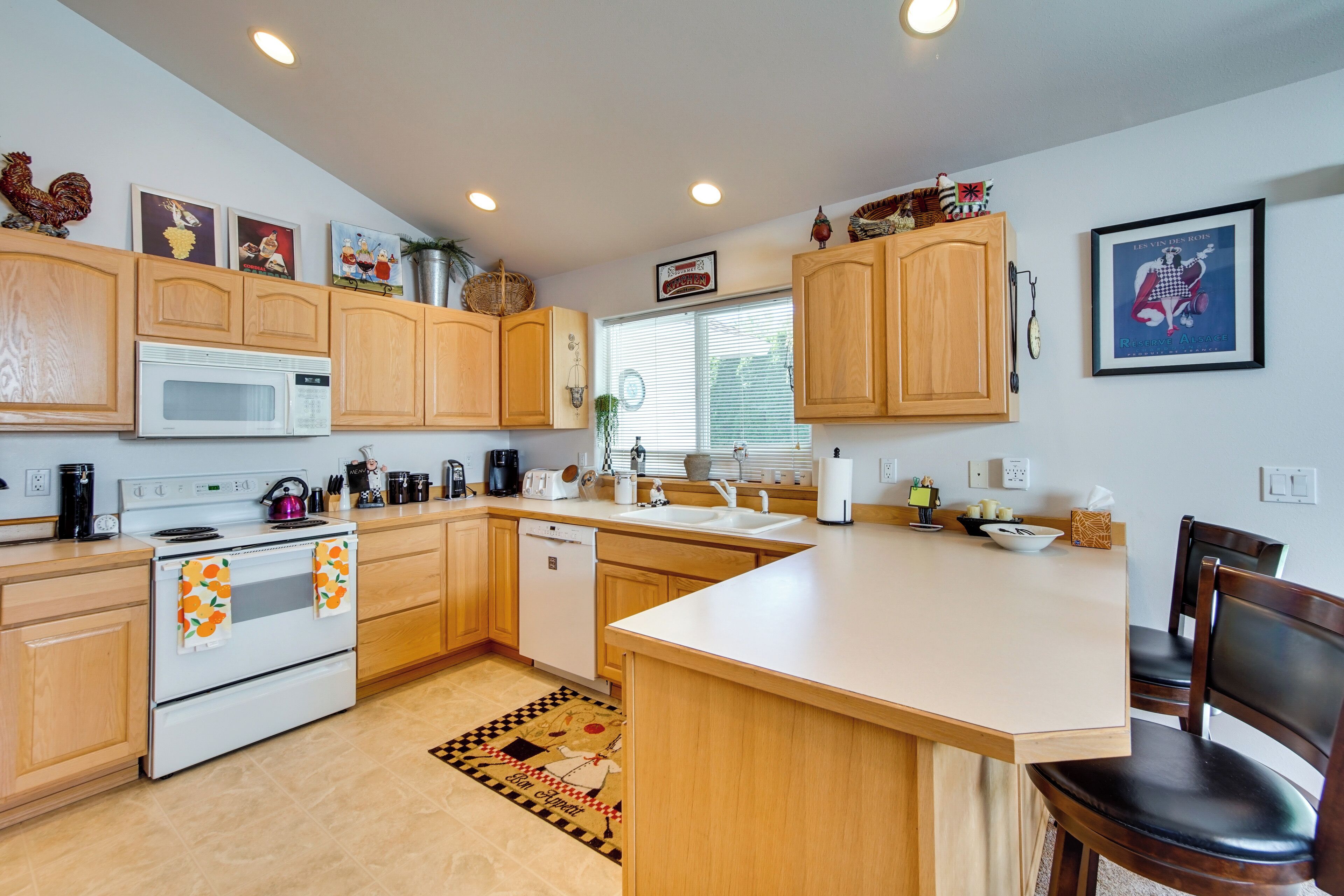 House (3 Bedrooms) | Interior