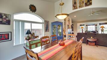 House (3 Bedrooms) | Interior