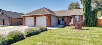 6 Mi to Dtwn Yakima: Central Washington Home