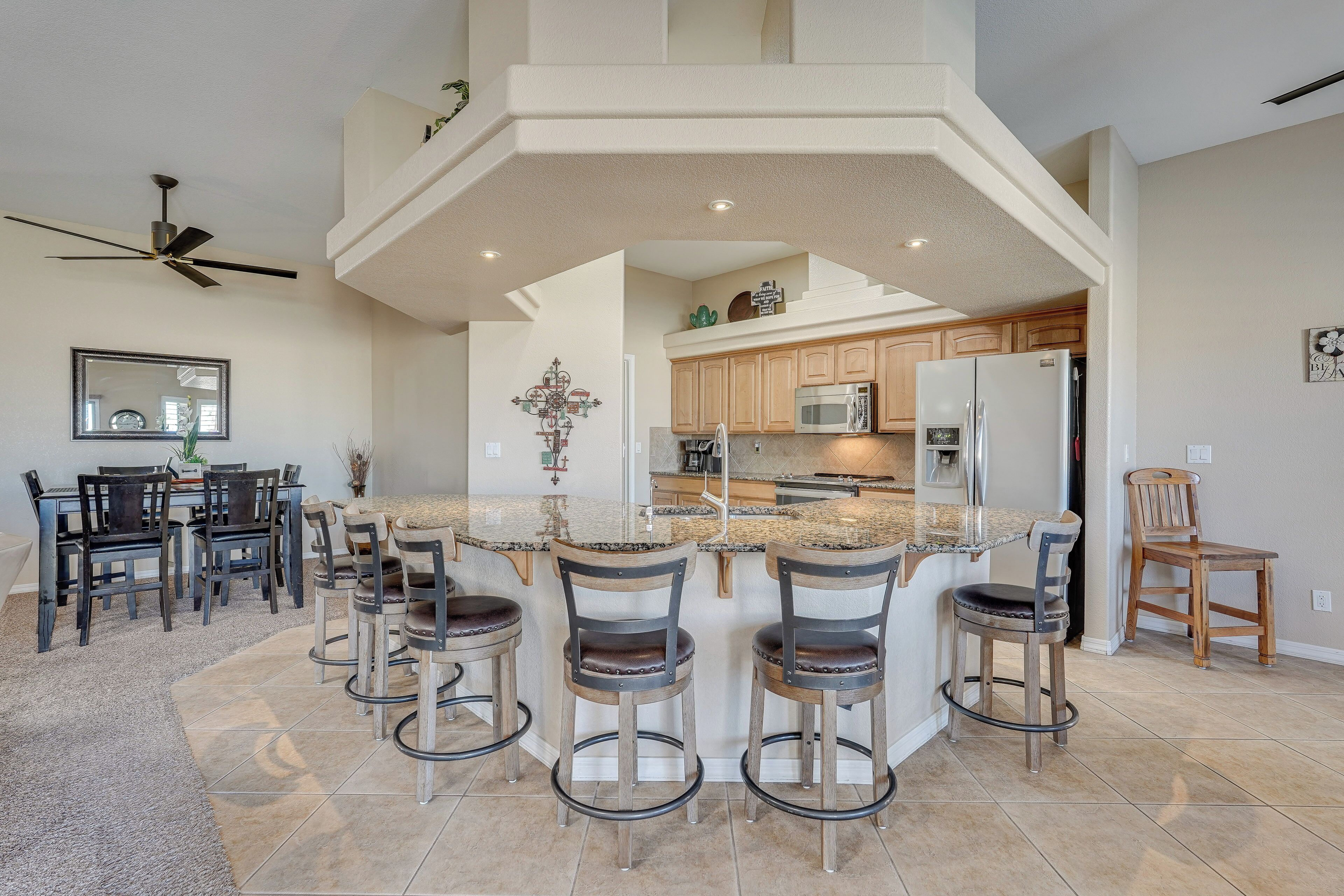 House (5 Bedrooms) | Interior