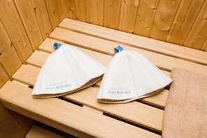 Suihku, hiustenkuivaaja, bidee, pyyhkeet