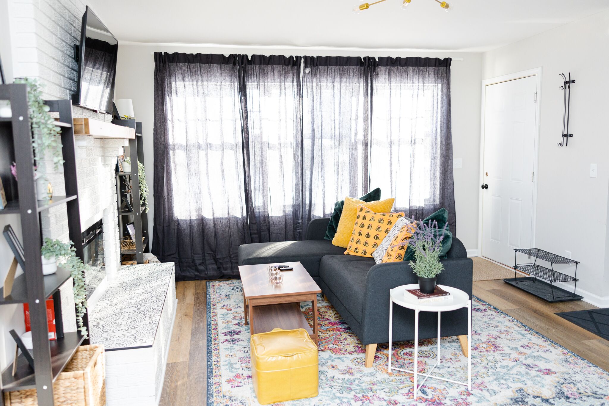 Entire Unit close to cities, bike path out the front door.