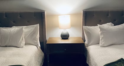 The Woods Event Center & Suites Spacious Rooms, patio, theater, close to trails.